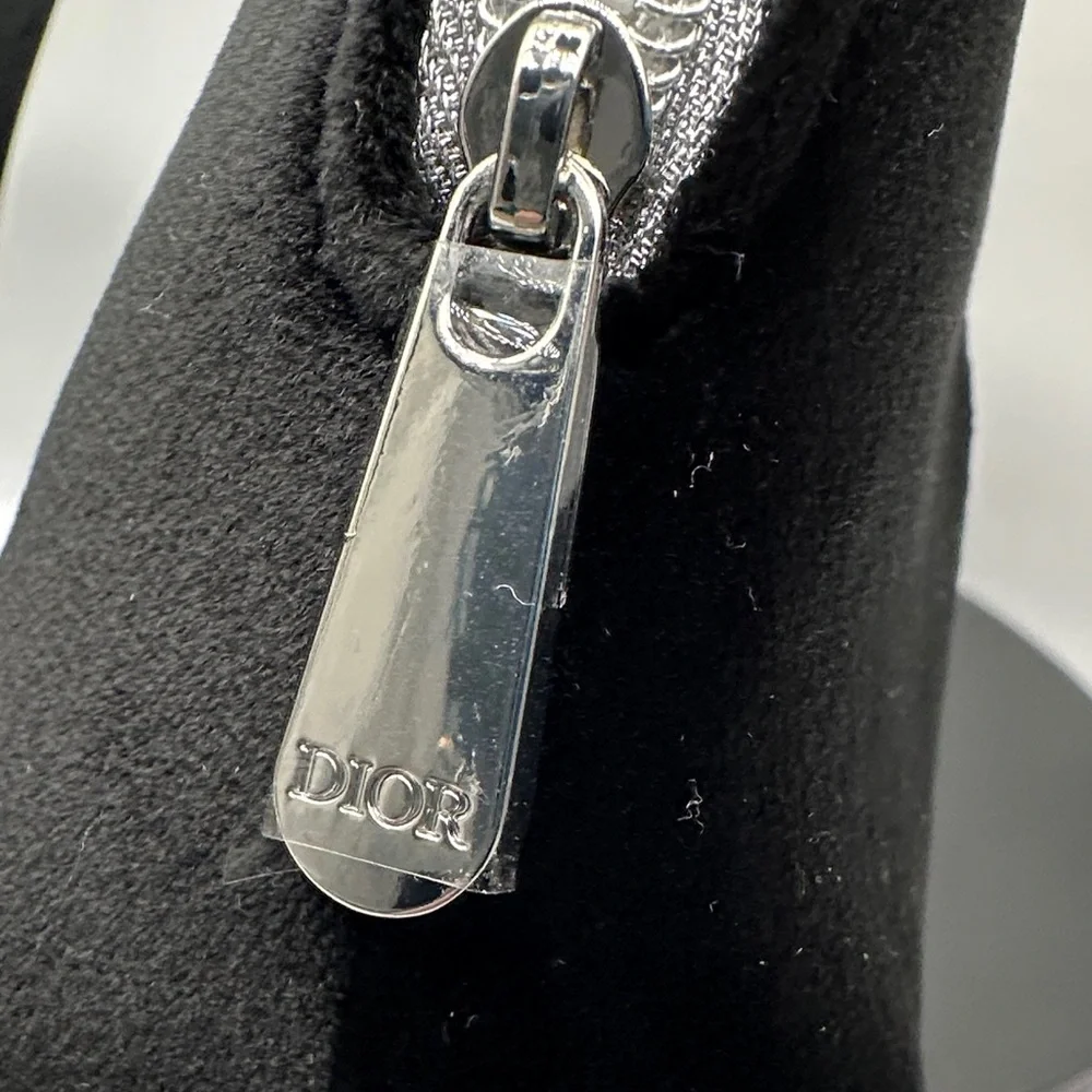 Dior Black Velvet Pouch with J’adore EDP, lip glow and Capture. ALL NEW - Picture 6 of 10